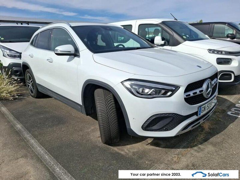Mercedes-Benz GLA 250 e PHEV LED Ambient Widescreen Navi 1/2  imagem 2