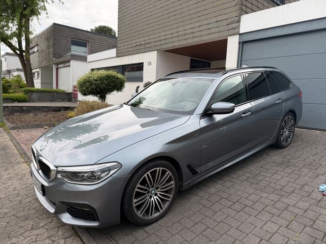 BMW 530i M Voll Sport Touring HUD Assistenten KeyGo