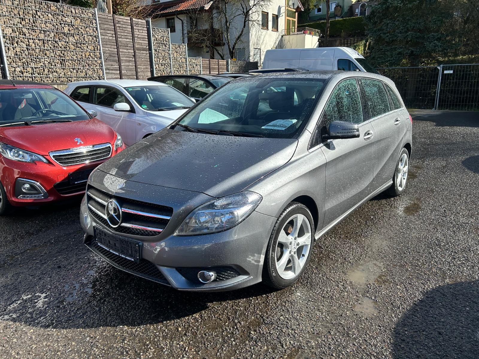 Mercedes-Benz B 200 <Automatik, AHK, Bluetooth...>