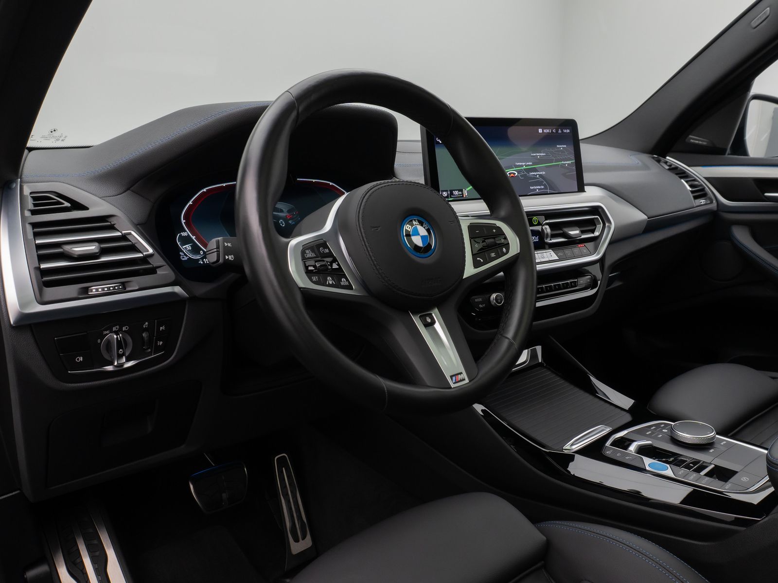 Fahrzeugabbildung BMW iX3 Impressive M Sport Pano 360°Laser HUD H/K