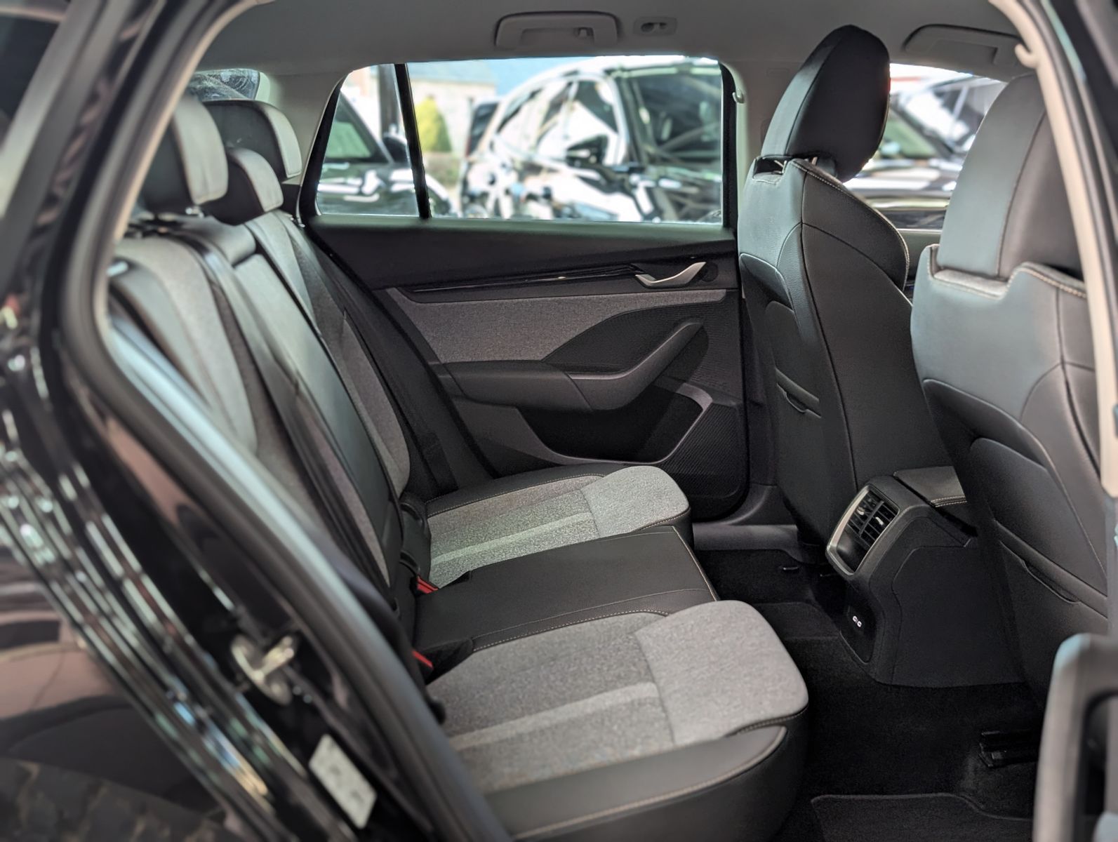 Fahrzeugabbildung SKODA Octavia 1.5 TSI mHEV Style ACC AHK 5J.-Garantie