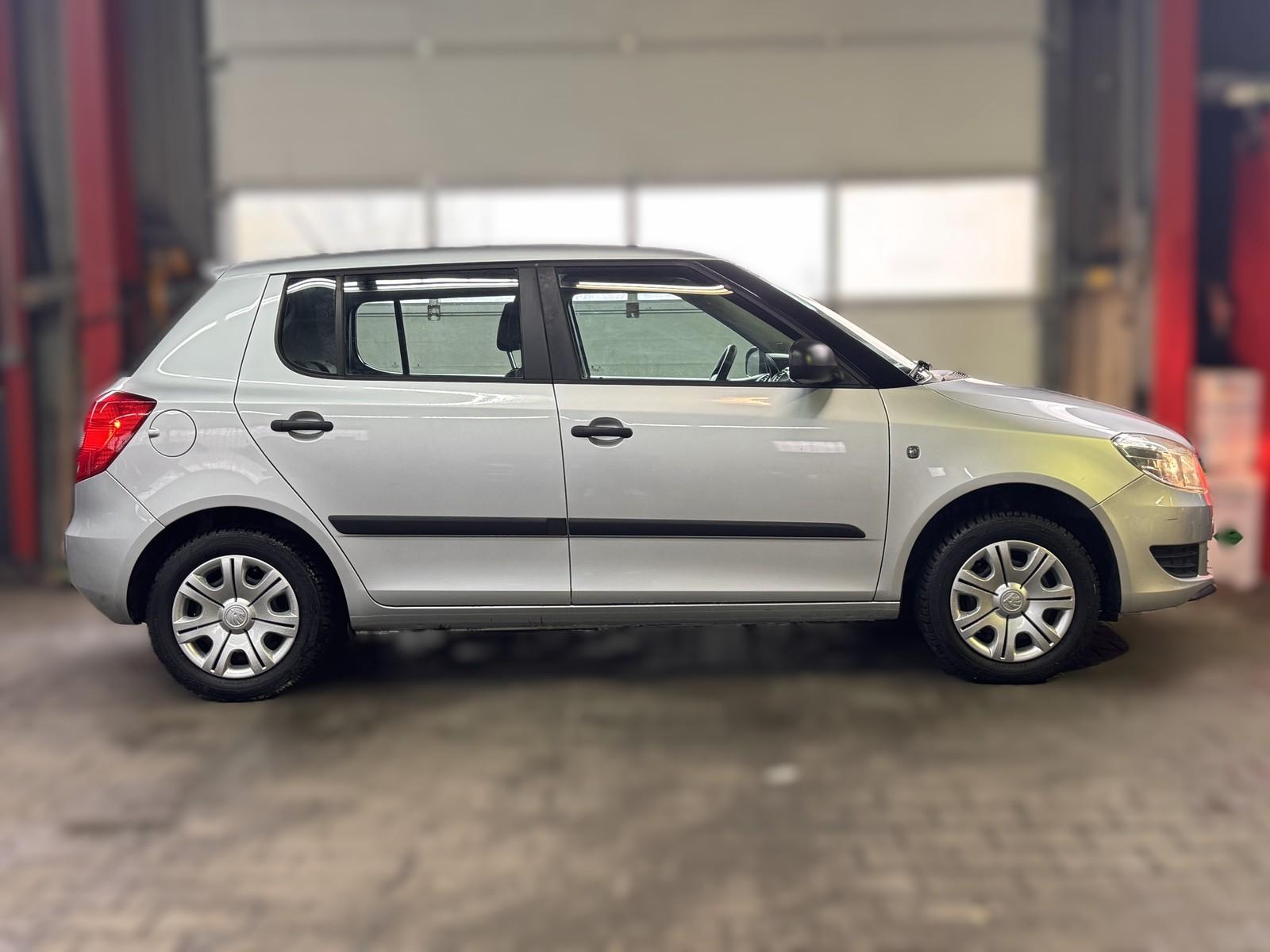 Skoda Fabia Cool Edition Klima SHZ Steuerkette Neu 1.H