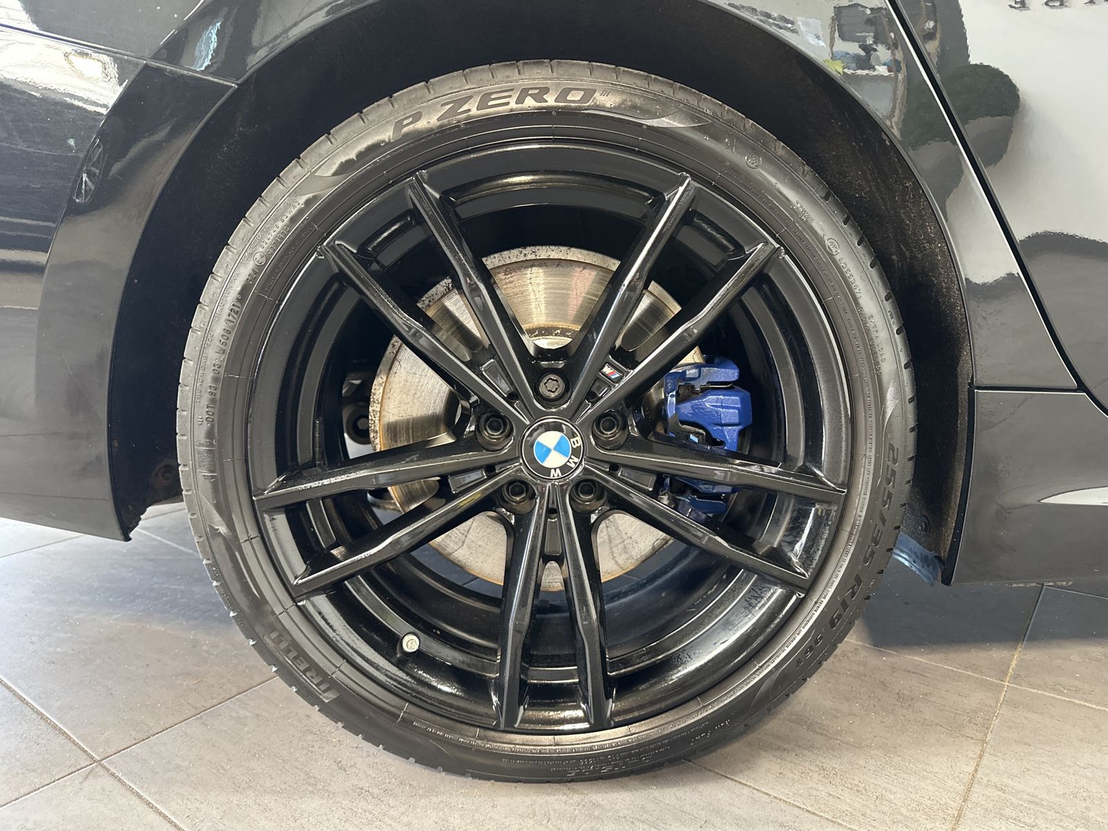 Fahrzeugabbildung BMW 330e Touring M-Sport NAV+LED+HUD+HIFI+19ZOLL+1HD