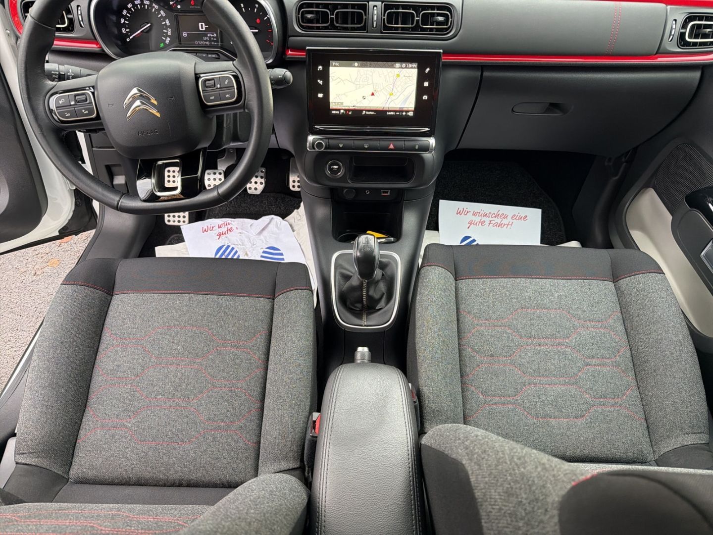 Fahrzeugabbildung Citroën C3 PT 110 S&S Shine Navi LED Klimaautom SHZ