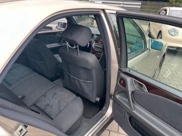 Mercedes E 230 - 9