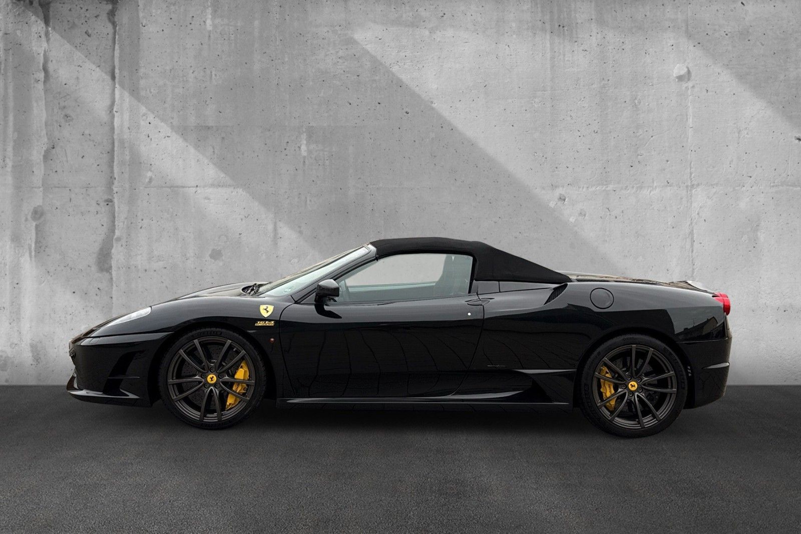Fahrzeugabbildung Ferrari 430 Scuderia Spider 16M*dt. Auto*1.Hd*FullCarbon