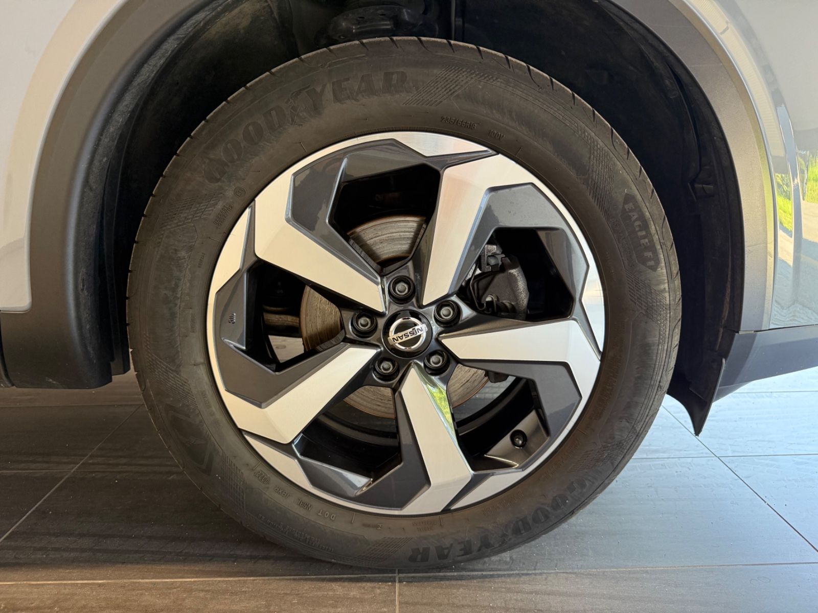 Fahrzeugabbildung Nissan Qashqai N-Con.AT Allrad,Winter-,Business-P.