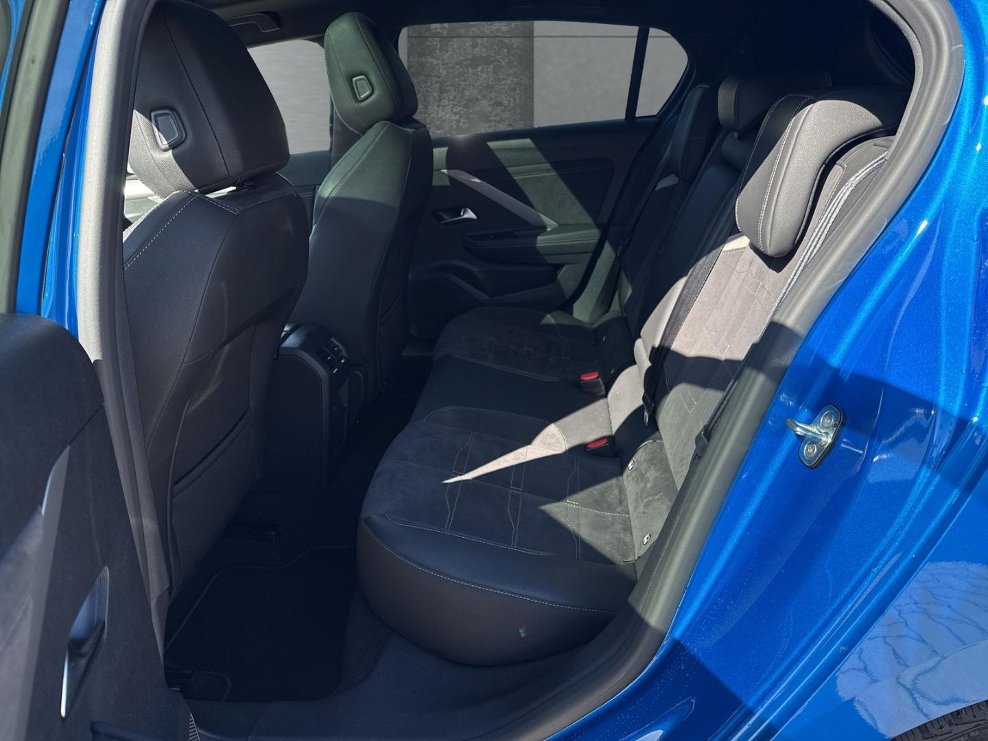 Opel Astra Electric GS El. Panodach Navi Digitales Co