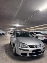 Volkswagen Golf 5 1.6 Trendline, wenig Kilometer, neuer TÜV - Volkswagen Golf aus 2004: 1.6