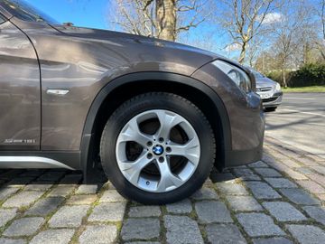Fahrzeugabbildung BMW X1 18i sDrive X-Line*Kamera*Bi-Xenon*Tempomat*