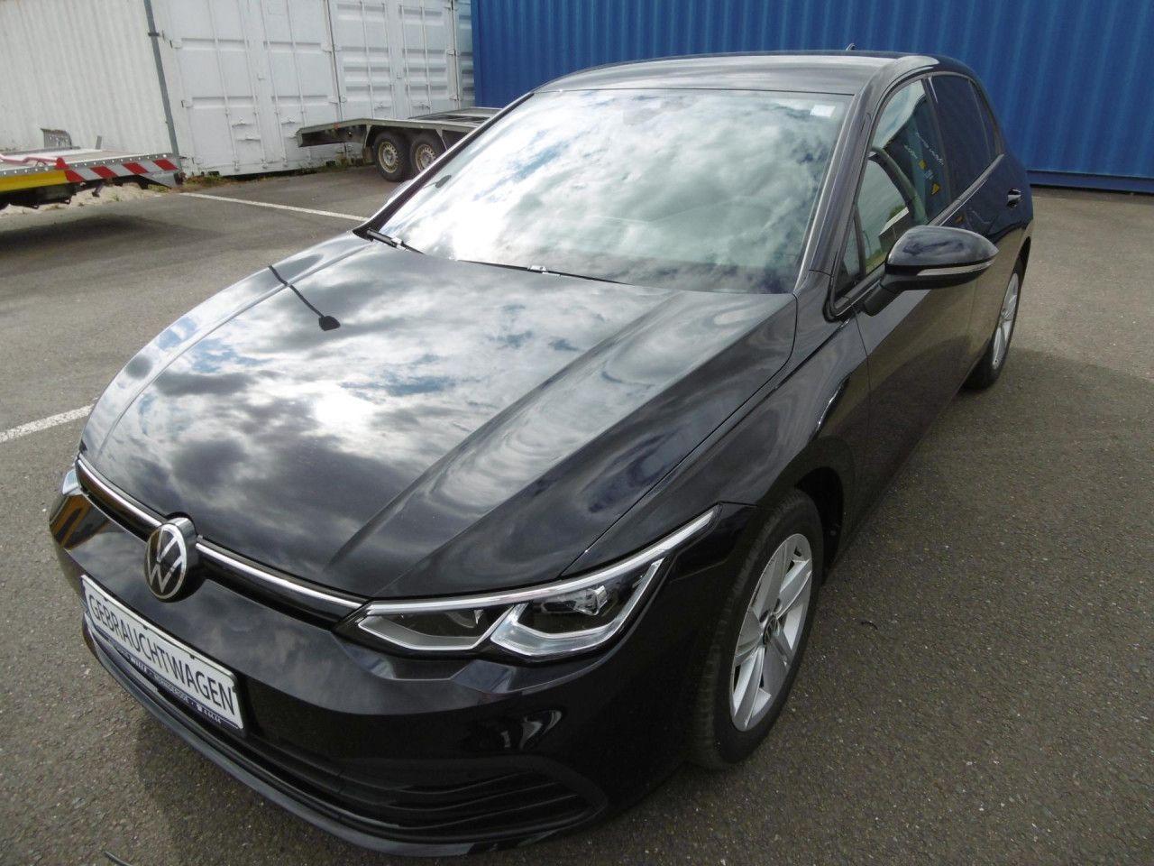 Volkswagen Golf VIII 1.5 TSI Life Life Navi LED Klima