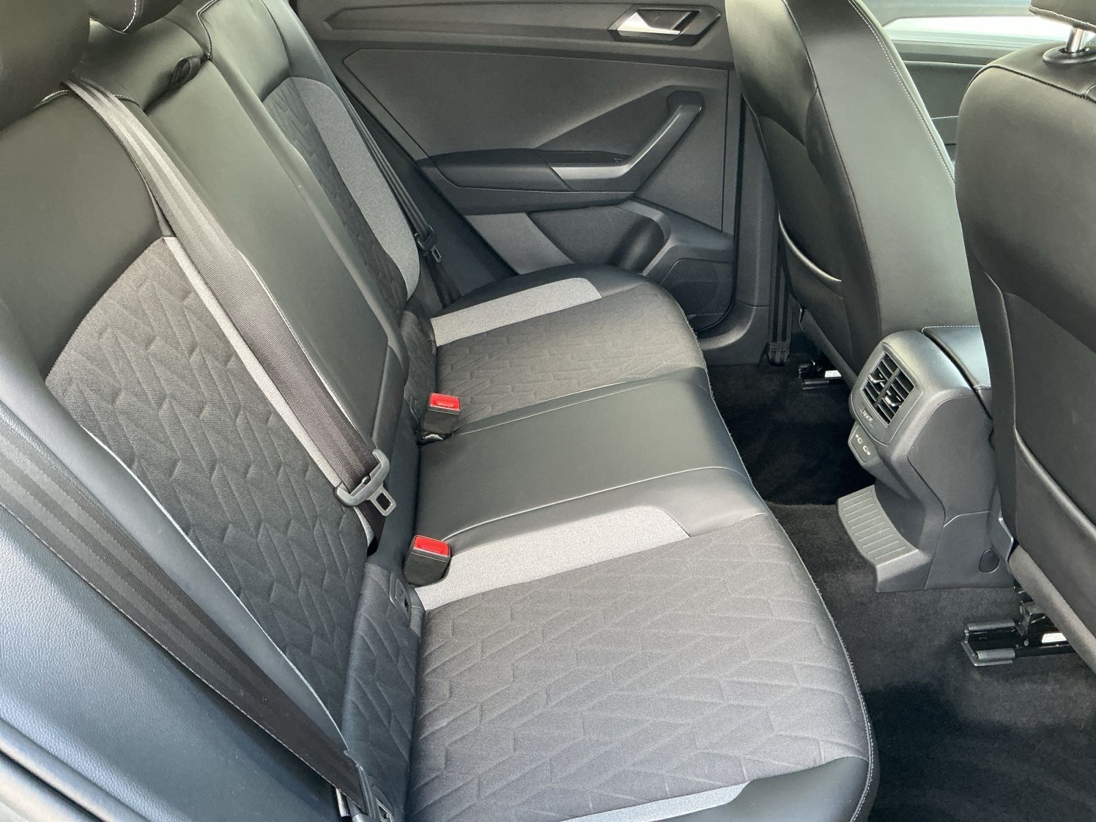 Volkswagen T-Roc - Bild 16
