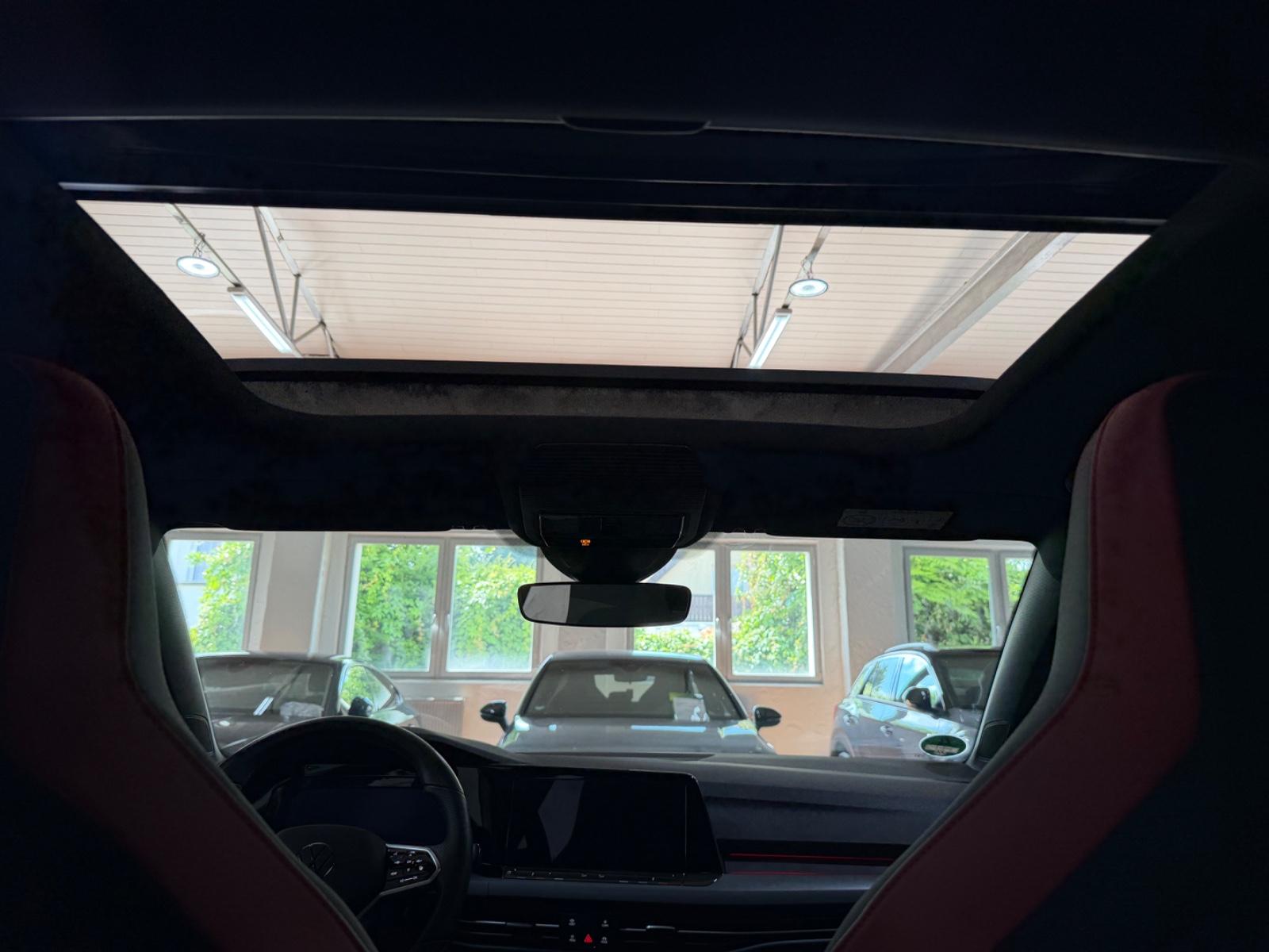 Volkswagen Golf VIII Lim. GTI 2.0/PANO/CAM/IQ/SHZ/17", миниатюра 18