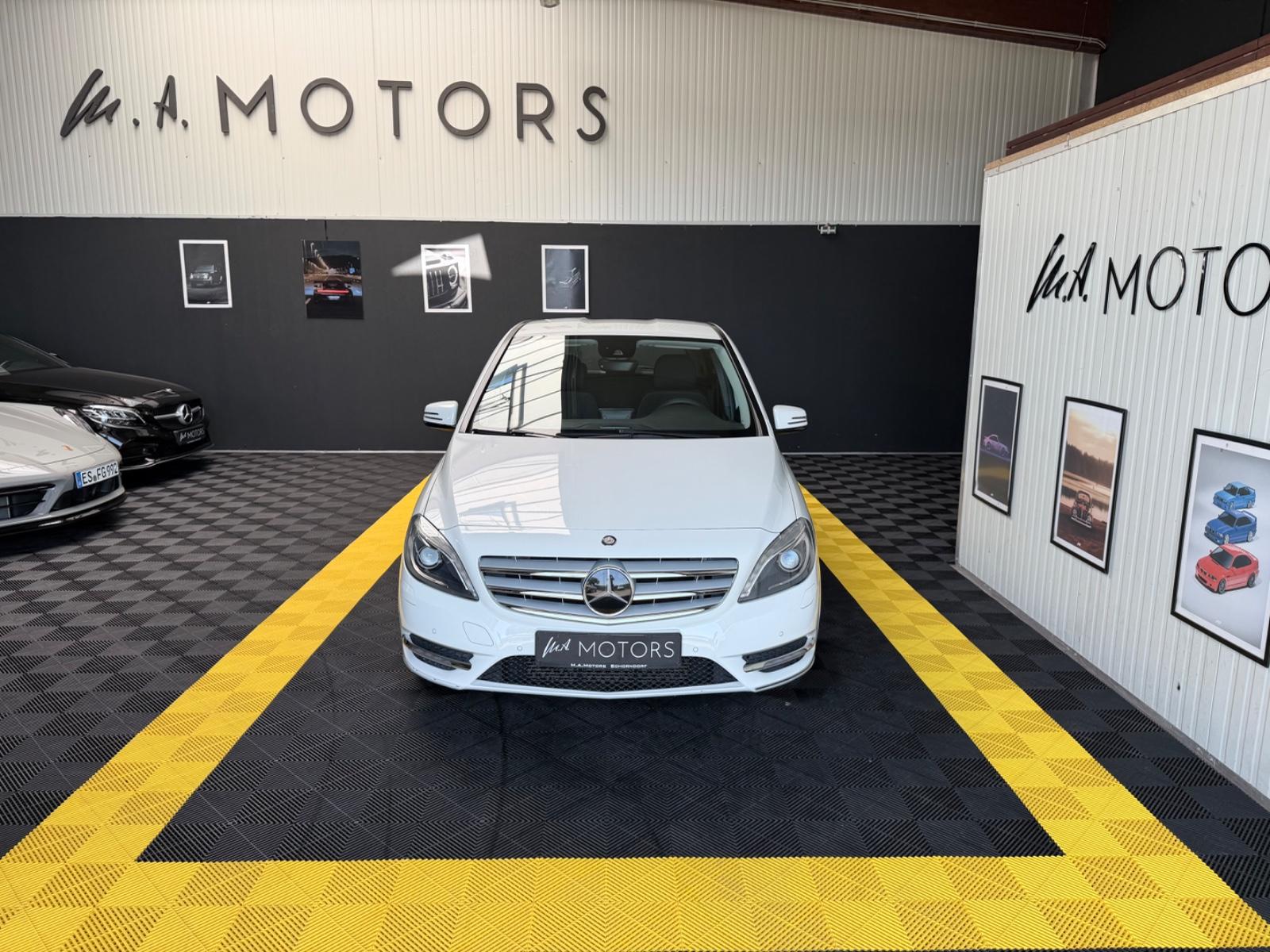 Mercedes-Benz B220 4Matic/KAMERA/ILS/TOTWI/