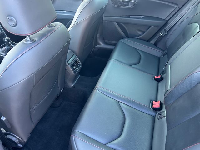 Fahrzeugabbildung Seat Leon ST FR+Leder+Navi+Panoramadach+CarPlay+BT