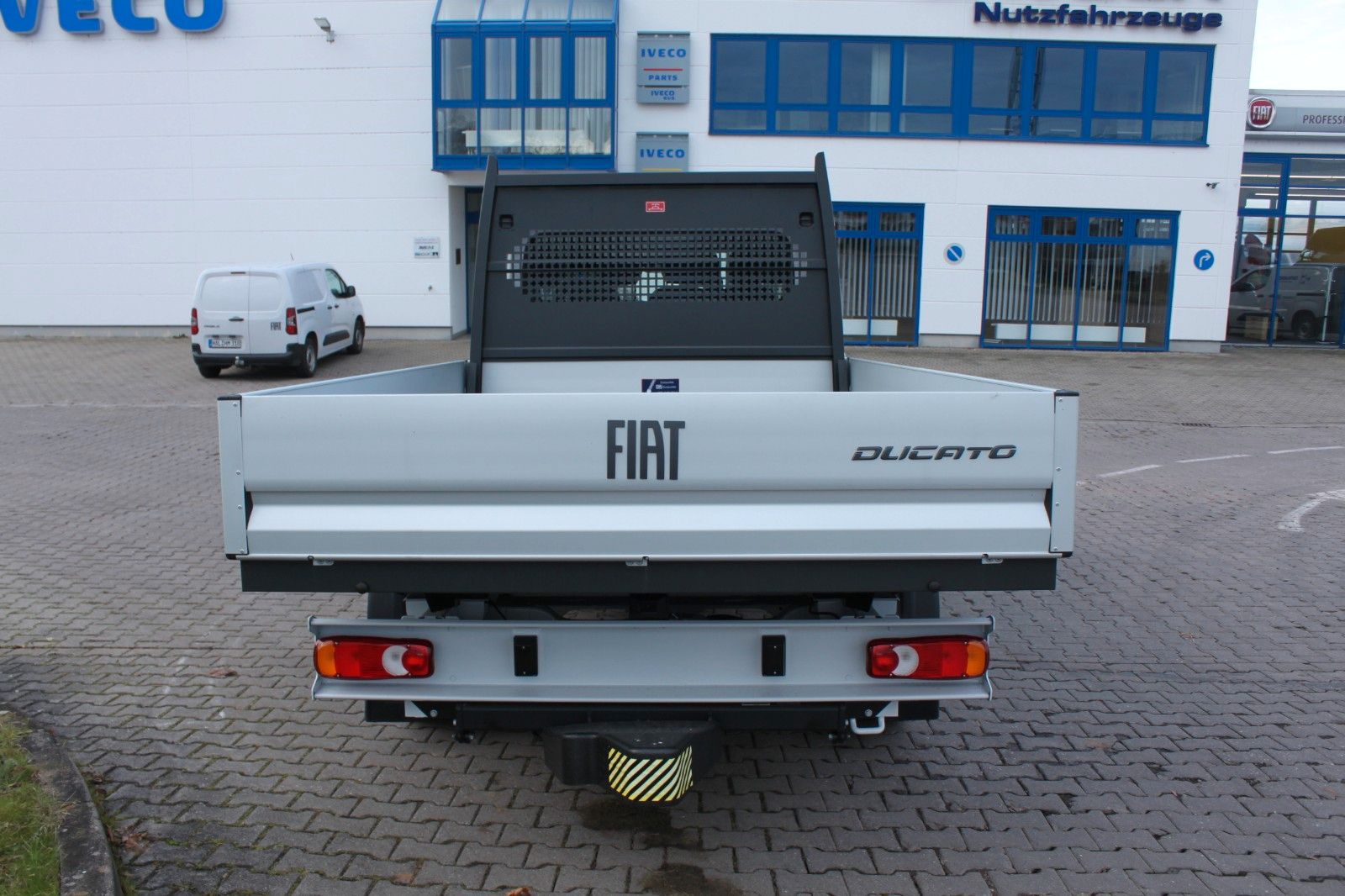 Fahrzeugabbildung Fiat Ducato DoKa  Pritsche 35 Standheizung/AHK