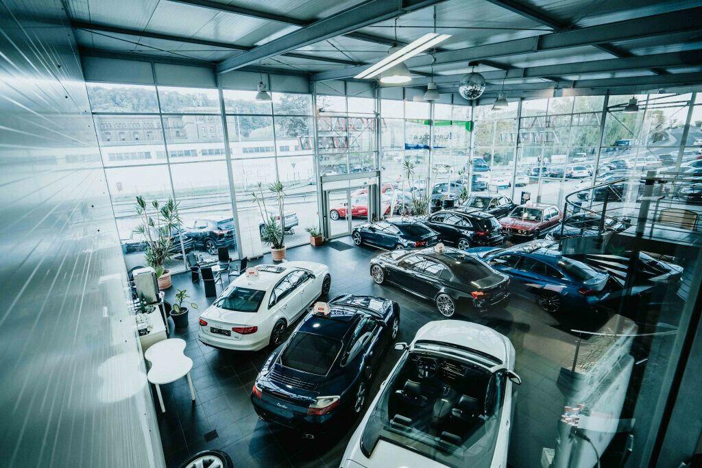 showroom-image-top