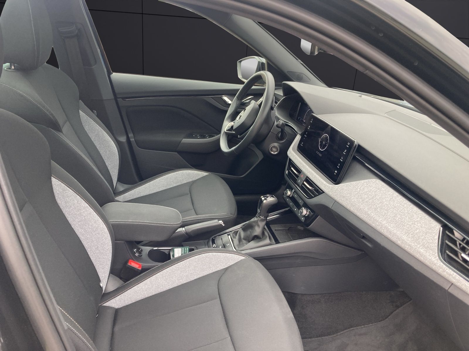 Fahrzeugabbildung SKODA Kamiq TSI Selection DSG Matrix Navi Pano AID ACC