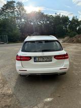 Mercedes-Benz E 200 4MATIC T Autom. - - Mercedes-Benz in Lüneburg