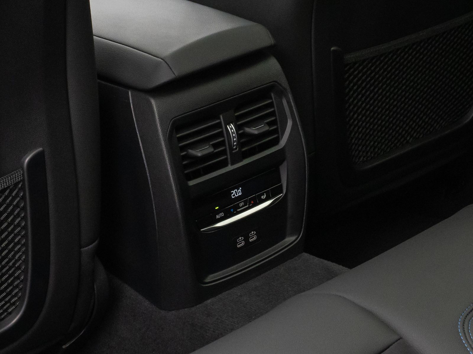 Fahrzeugabbildung BMW 320d M Sport Pro Panorama Kamera HUD DAB H/K 19"