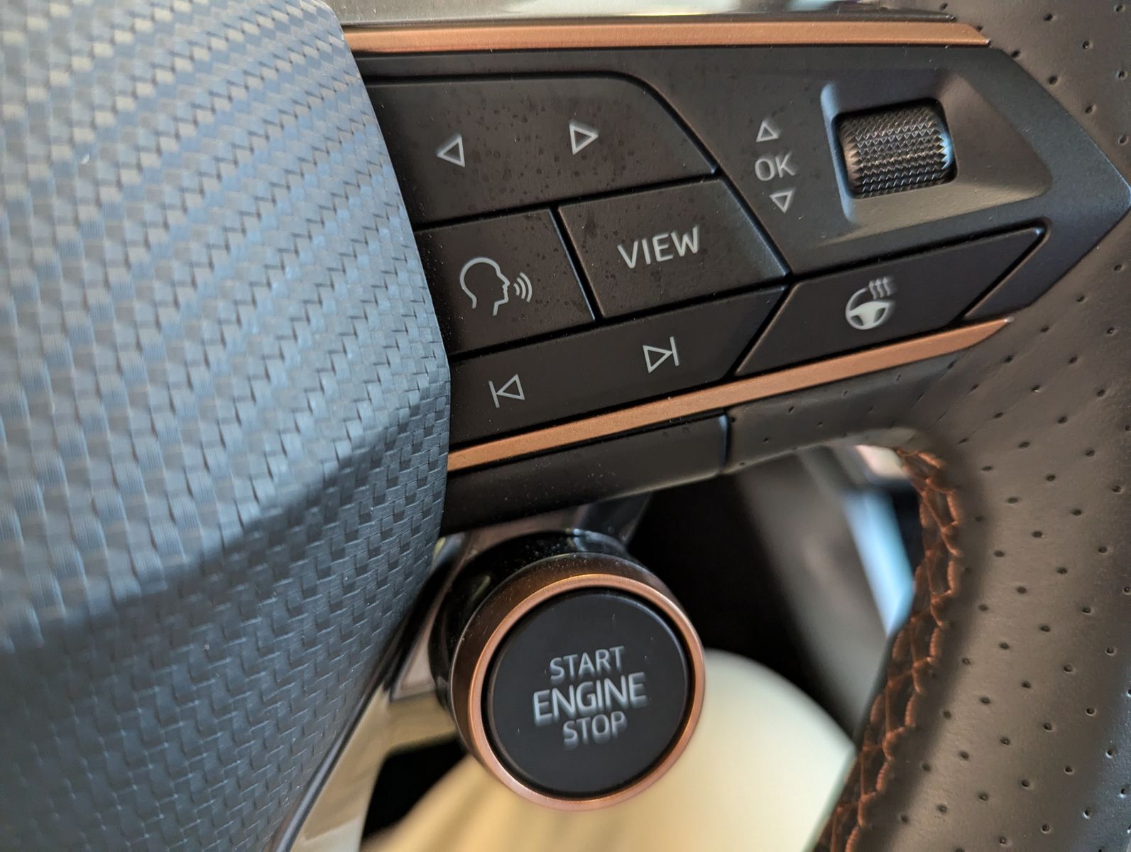 CUPRA Leon 2.0TSI VZ Matrix Pano Sennheiser Kamera 19" - Image 24