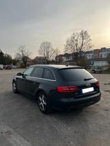 Audi A4 Avant 2.0 TDI 105KW ( 5.600 € netto + MwSt. ) - Audi A4 mit Diesel-Antrieb: Kombi, 2.5