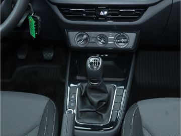 Skoda Fabia Ambition 1.0 TSI 6-Gang LED RFK LM Apple C