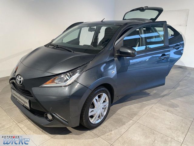 AYGO 1.0 x-play Team D KLIMA RÜCKFAHRKAMERA LM