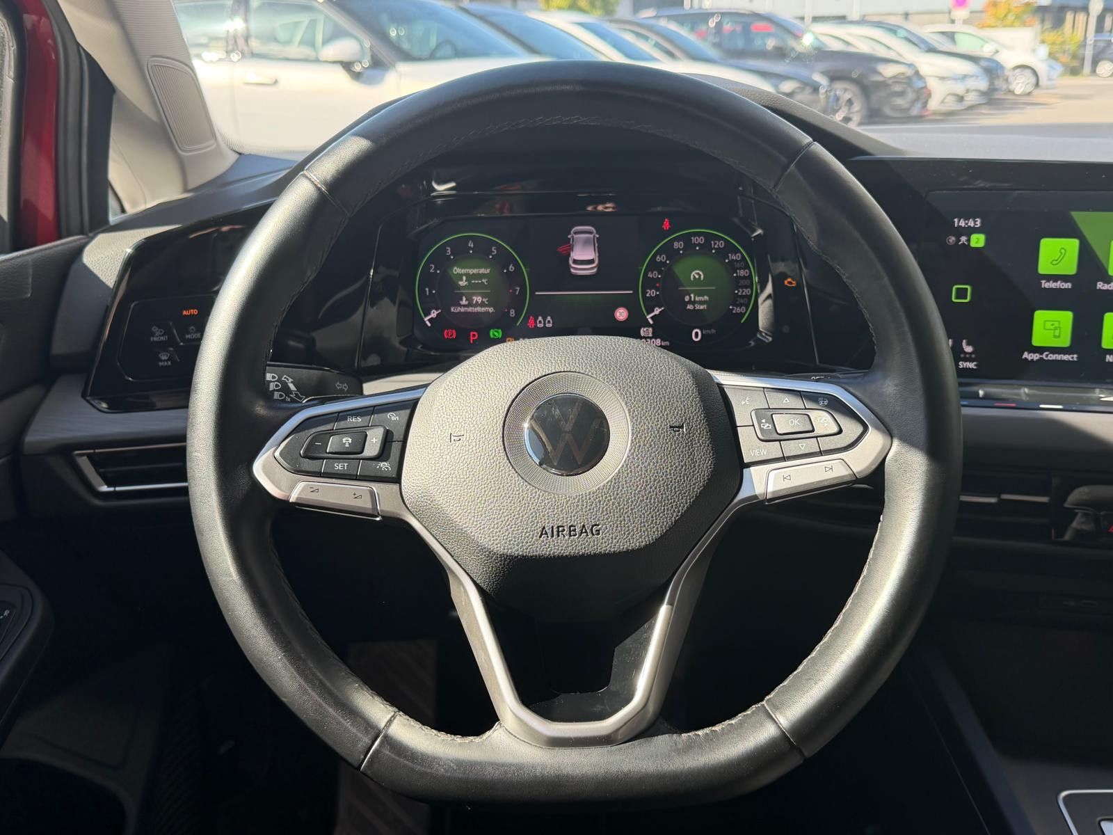 Fahrzeugabbildung Volkswagen Golf 1,5 eTSI Style >VIRTU+MEMO+LED+MASS+SHZ+ACC