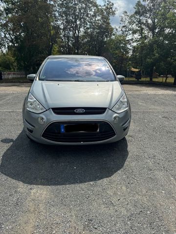 Ford S-Max Titanium