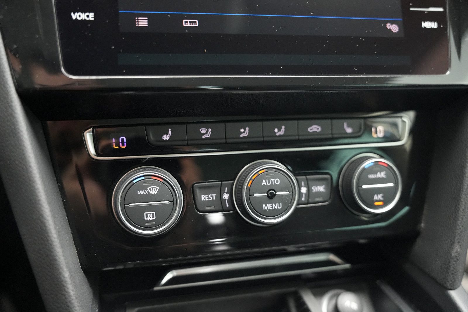 Fahrzeugabbildung Volkswagen Passat Highline *Virtual*Kamera*Start-Stopp*SHZ*