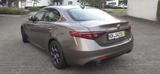 Alfa Romeo Giulia 2.2 D 16V 132 AT8 Adv. Efficiency Sup... - Alfa Romeo Giulia von privat