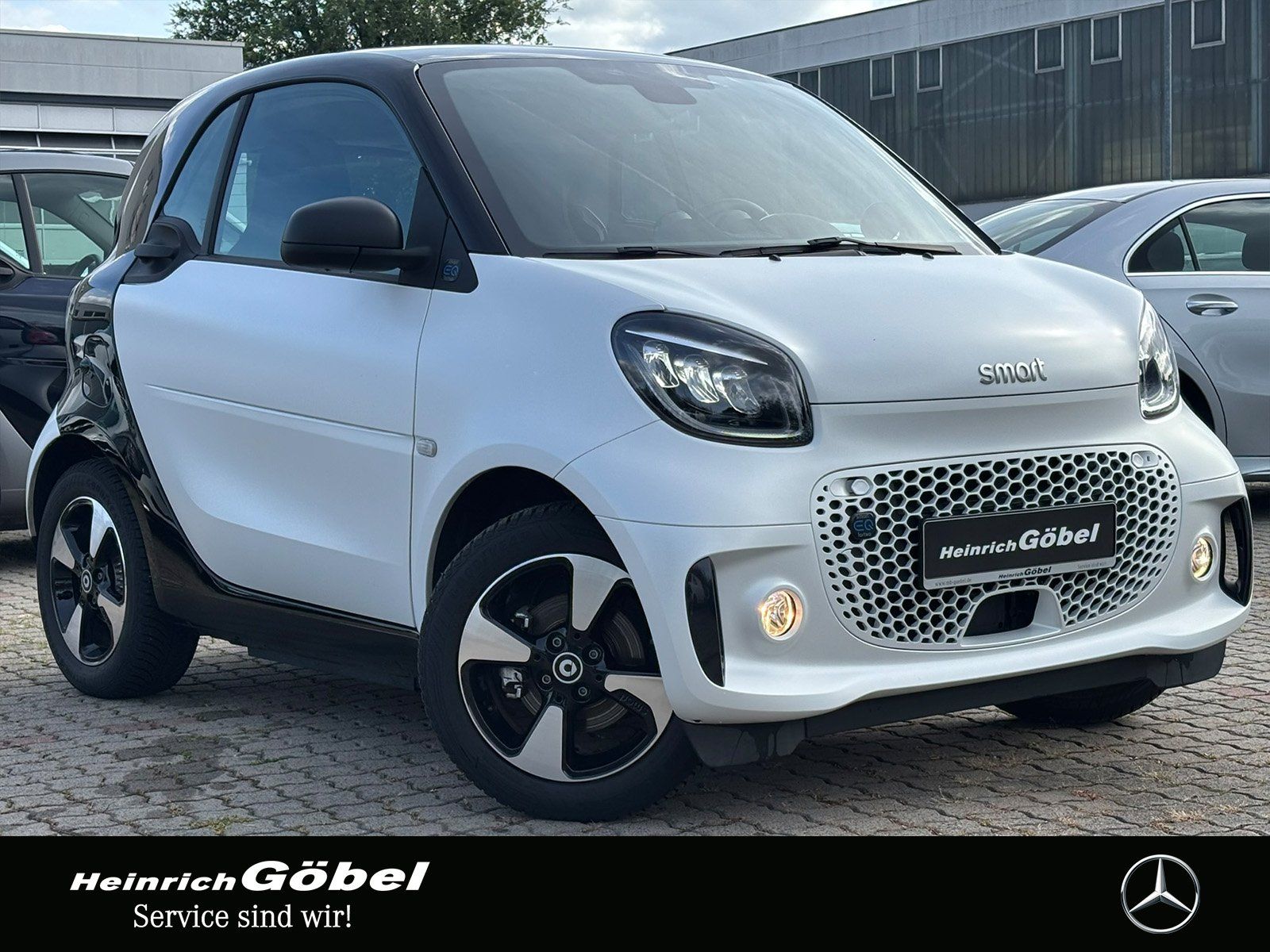 Fahrzeugabbildung Smart EQ COUPÉ*EXCLUSIVE*22kW*JBL-SOUNDSYS*ALLWETTER*