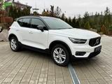 Volvo XC40 D3 R Design*2.HD*Volvo Scheckheftgepflegt* - Volvo XC40 mit Schiebedach