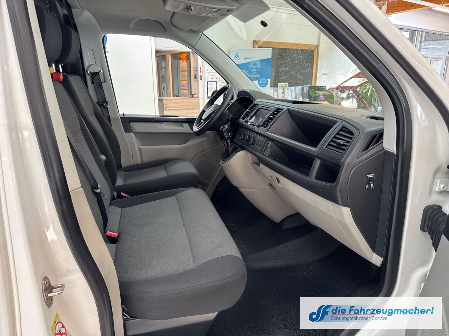 Fahrzeugabbildung Volkswagen Transporter T6 Kasten lang 4Motion StandHZG Navi