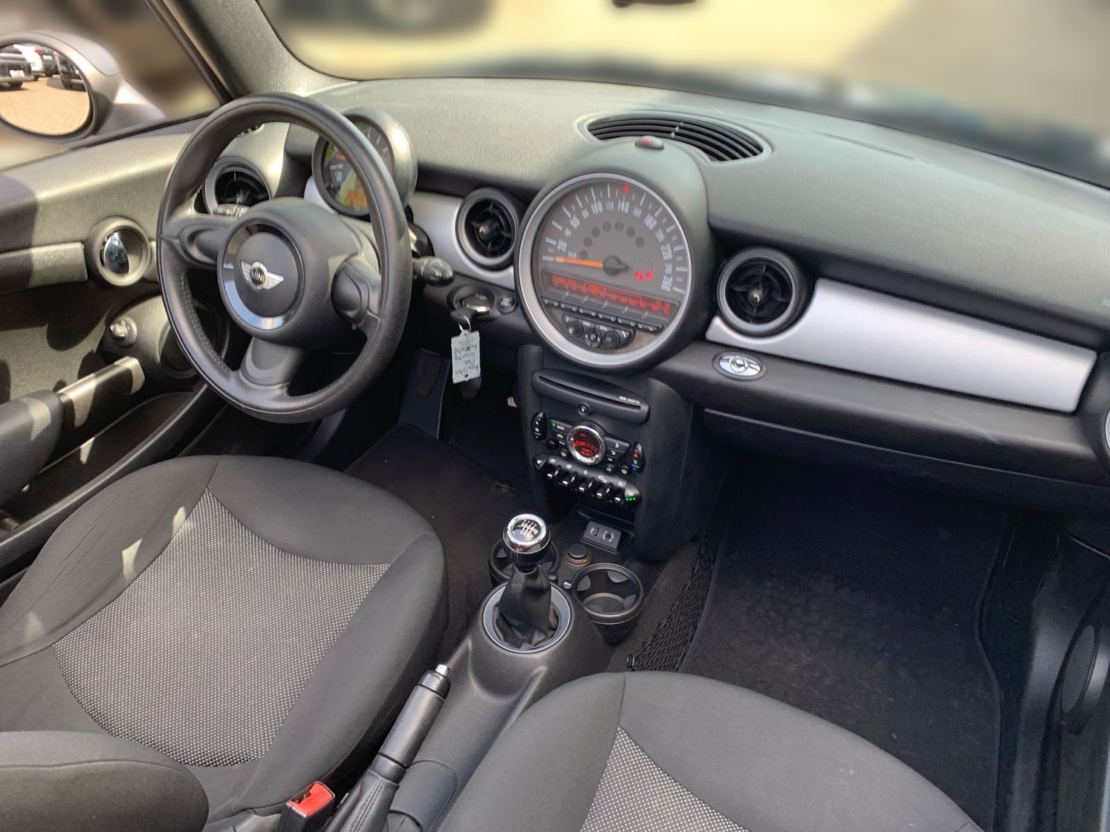 Fahrzeugabbildung MINI ONE Mini Cabrio One 1.6 PDC SHZ