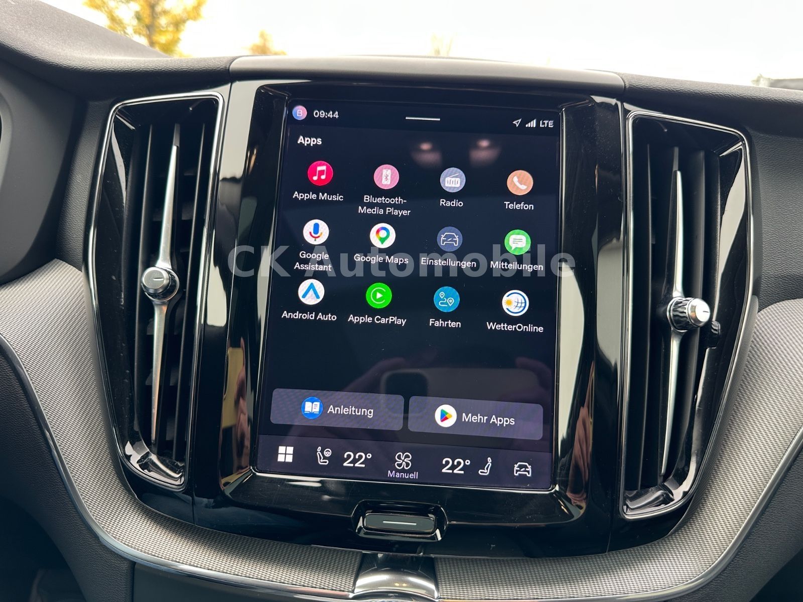 Fahrzeugabbildung Volvo XC60 B4 Plus Bright AWD/Navi/Leder/Pano/LED/Kam.