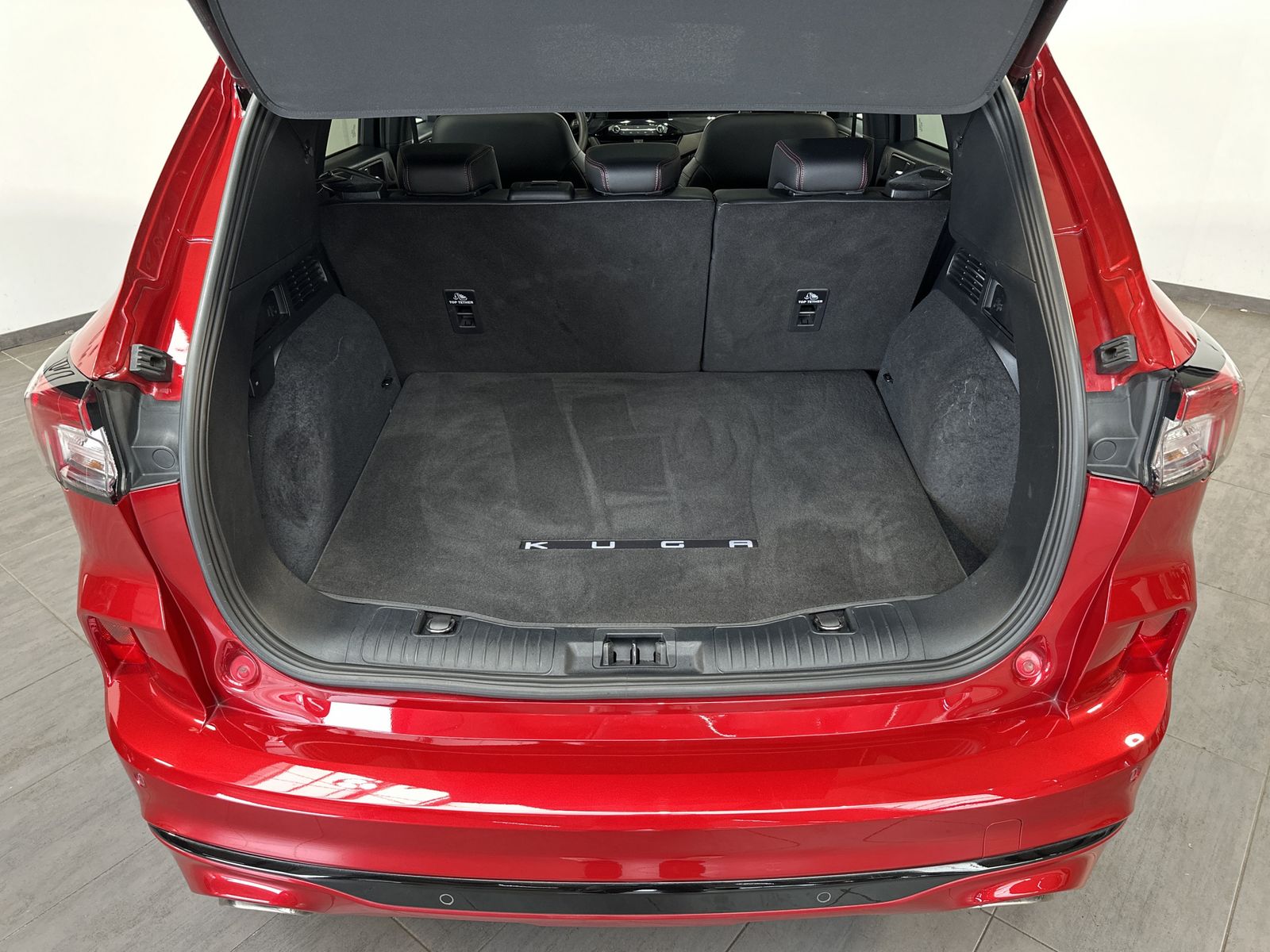 Fahrzeugabbildung Ford Kuga 2.0 EB 4x4 Aut. ST-Line X NAV+LED+PANO+B&O