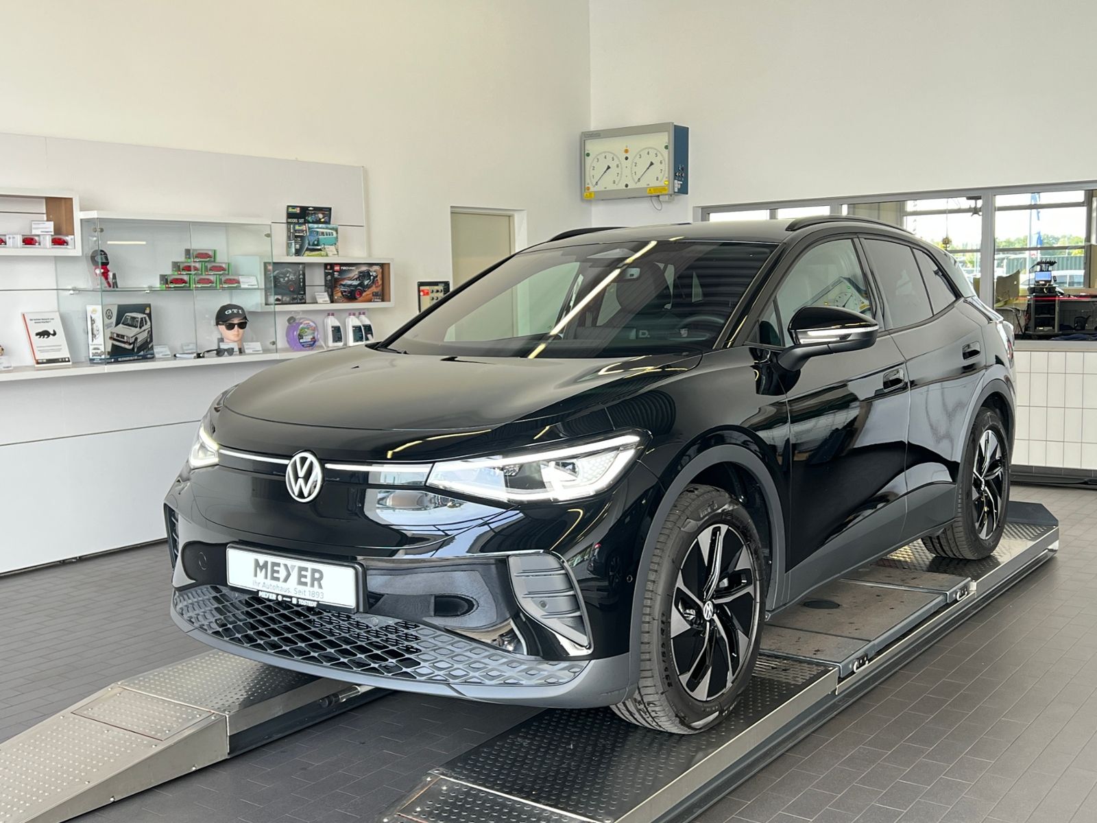 Fahrzeugabbildung Volkswagen ID.4 Pro 77 kWh *ACC, IQ.Light, Navi, 19"-LM*