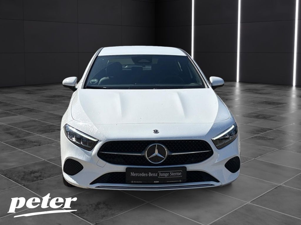 Mercedes-Benz A 180 d Progressive Line imagem 2