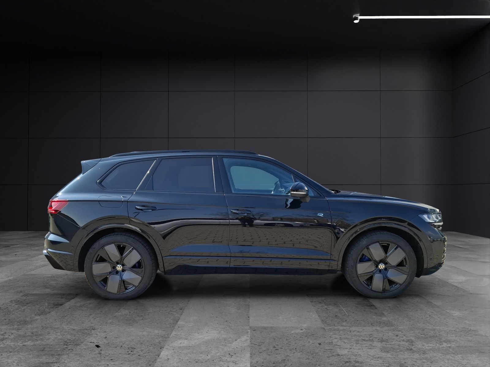 Fahrzeugabbildung Volkswagen Touareg TSI eHybrid R-Line 4M Matrix AHK Pano HU