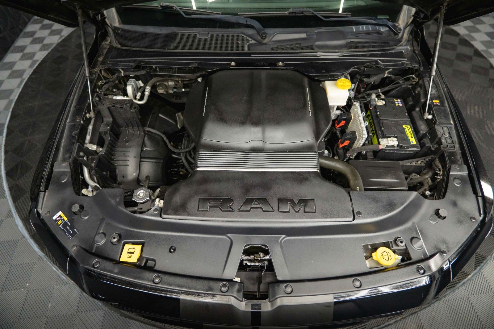 Fahrzeugabbildung Dodge RAM 5.7 V8 HEMI 4x4 LARAMIE GT NIGHT Offroad 19%