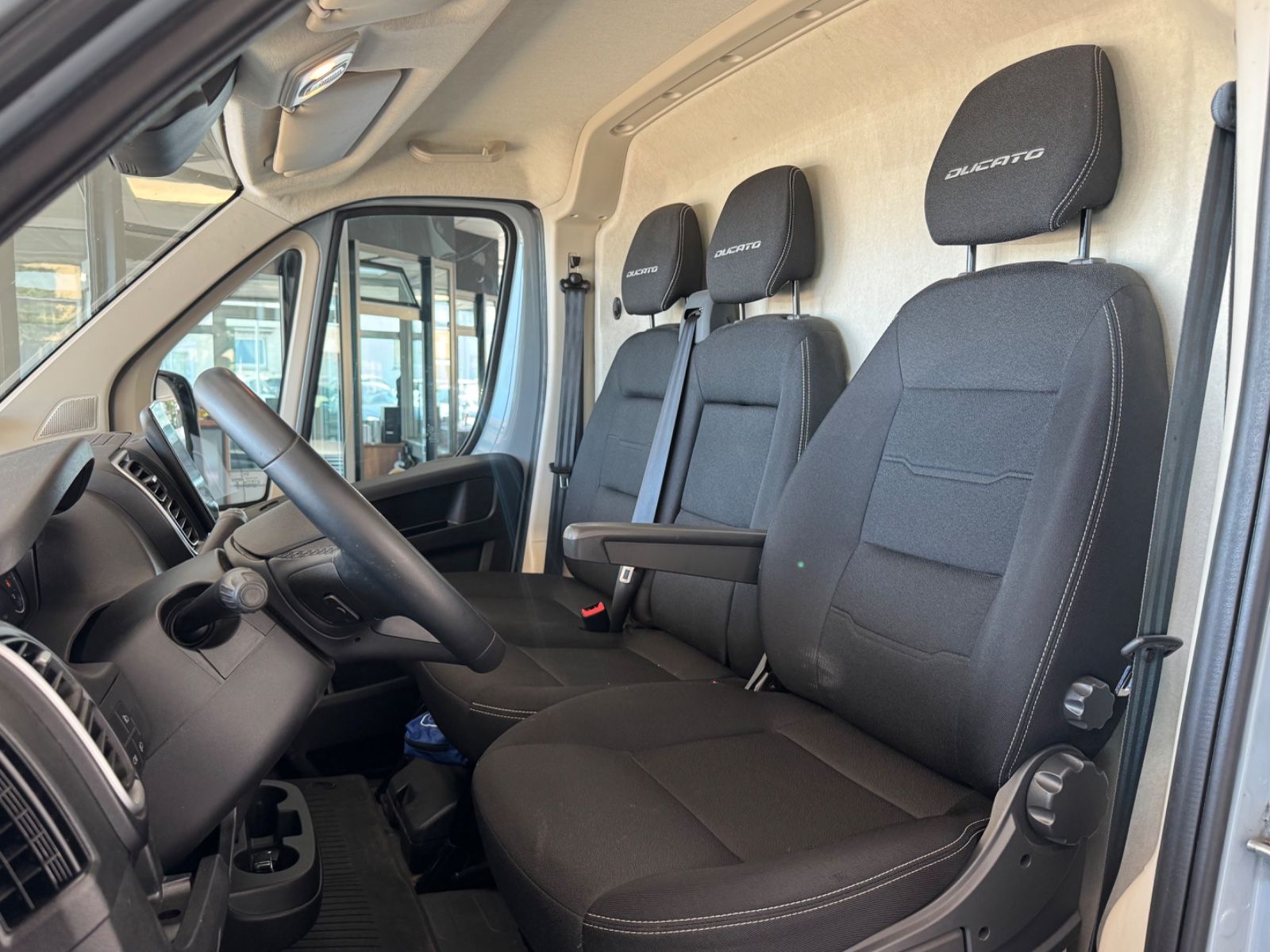 Fahrzeugabbildung Fiat Ducato L1H1 140 Multijet Flach/CarPlay/Navi/RCam