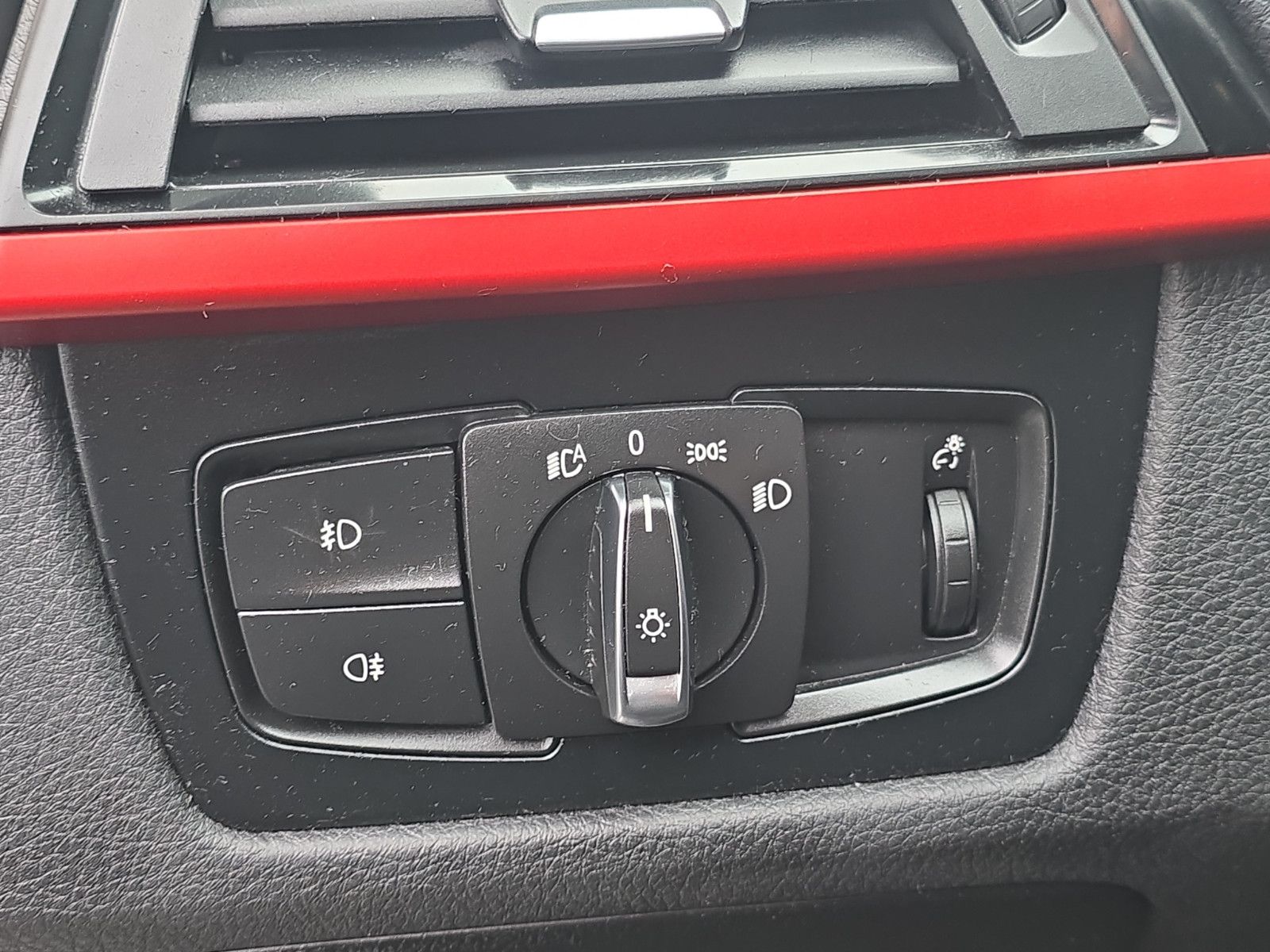 Fahrzeugabbildung BMW 318d Touring Sport Line Navi PDC Elktr.Heckklapp