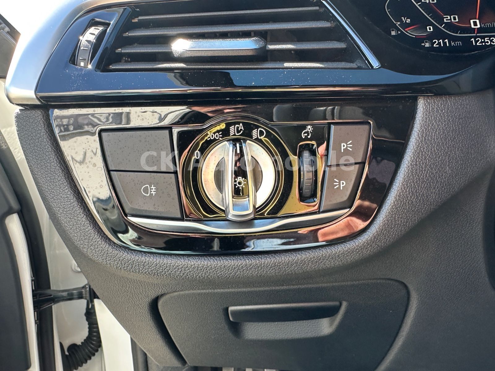 Fahrzeugabbildung BMW M550i xDrive Lim./Shadow-Line/Navi/Leder/LED/Kam