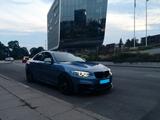BMW M235i Coupé - - blaue BMW M235