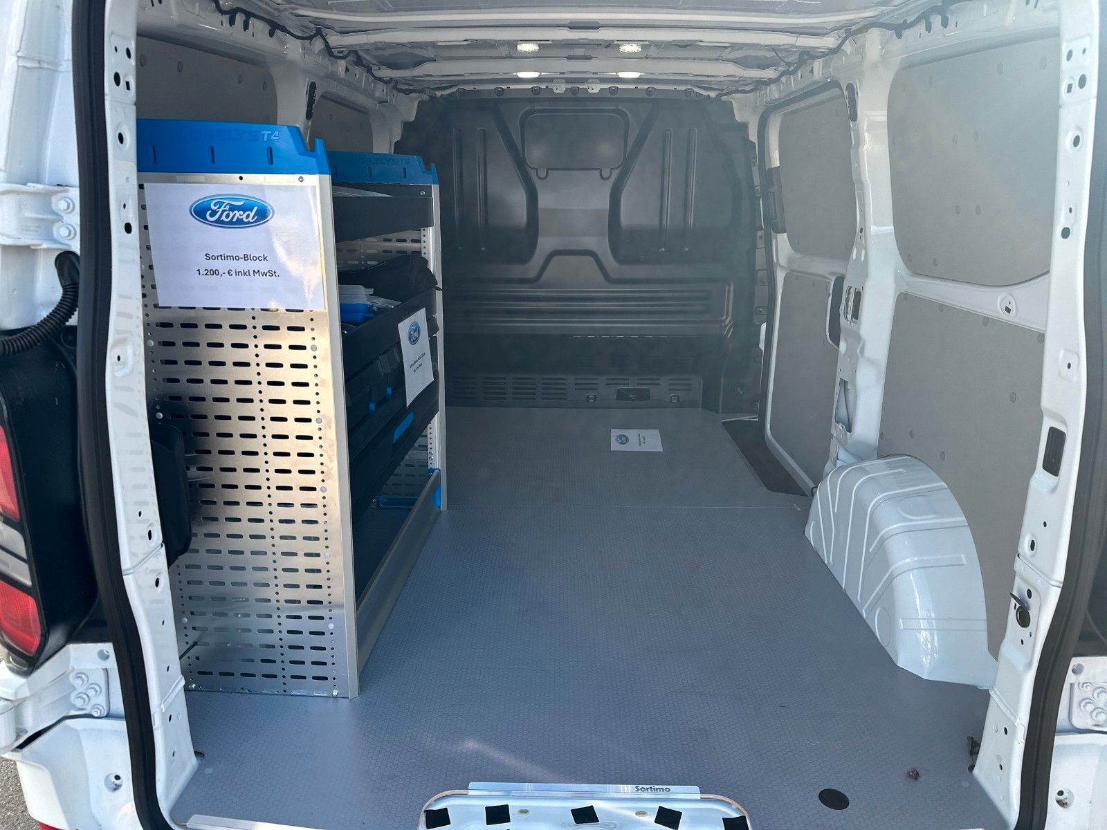 Fahrzeugabbildung Ford Transit Custom Kasten PHEV Trend, TECHNOLOGIEPAK