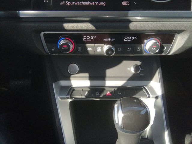 Q3 40 2.0TFSI quattro 140kW advanced, LED, Navig