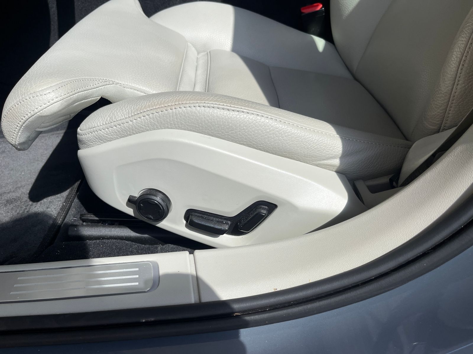 Fahrzeugabbildung Volvo V90 Kombi Inscription LED NAVI LEDER AHK