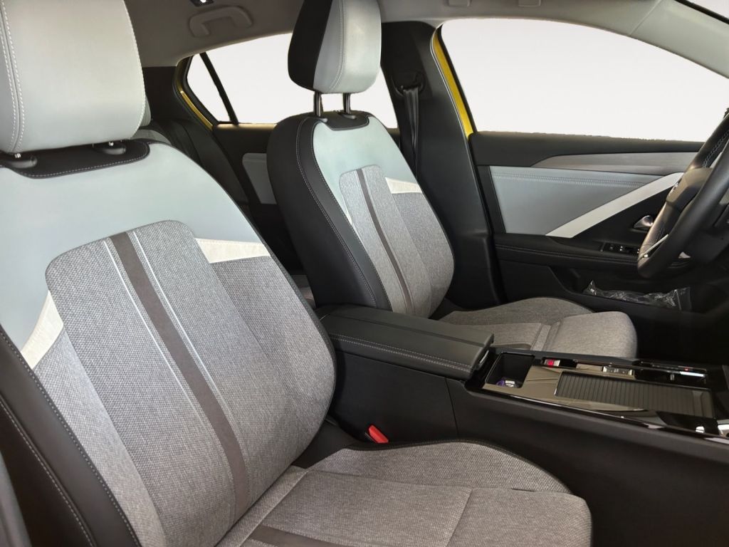 Fahrzeugabbildung Opel Astra 1.5 D Automatik Business Elegance